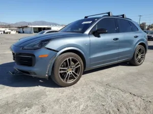 2019 PORSCHE CAYENNE