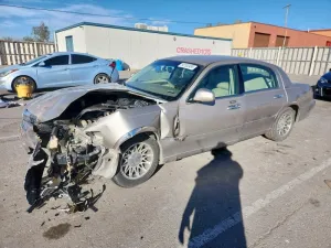 2001 LINCOLN TOWNCAR