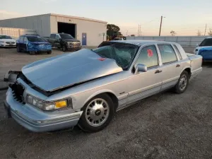 1997 LINCOLN TOWNCAR