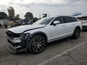 2018 VOLVO V90