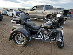 2012 HARLEY-DAVIDSON FL