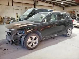 2019 VOLVO XC40
