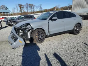 2025 PORSCHE CAYENNE