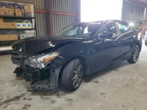2018 MAZDA 3