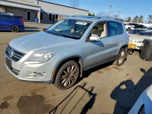 2011 VOLKSWAGEN TIGUAN