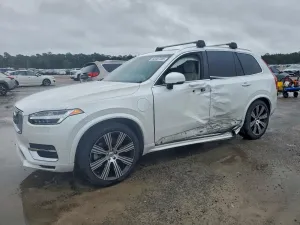 2022 VOLVO XC90 T8 RE