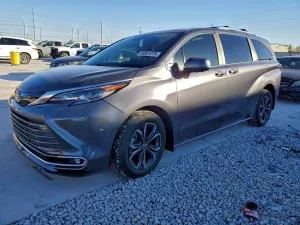 2025 TOYOTA SIENNA