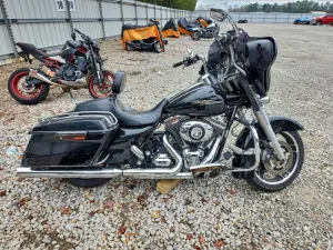 2010 HARLEY-DAVIDSON FL