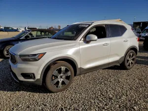 2019 VOLVO XC40