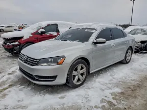 2013 VOLKSWAGEN PASSAT