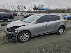 2013 MAZDA 3