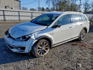 2017 VOLKSWAGEN GOLF