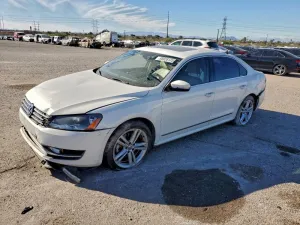 2013 VOLKSWAGEN PASSAT
