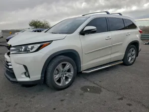 2017 TOYOTA HIGHLANDER