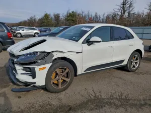 2020 PORSCHE MACAN