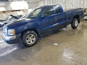 2005 DODGE DAKOTA