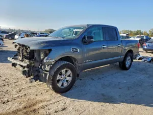 2017 NISSAN TITAN