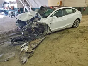 2018 TESLA MODEL 3