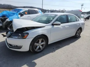 2015 VOLKSWAGEN PASSAT