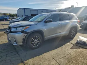 2017 TOYOTA HIGHLANDER