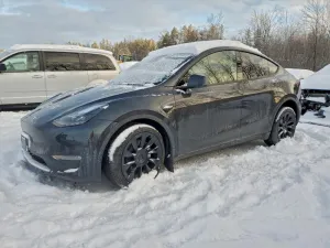 2025 TESLA MODEL Y