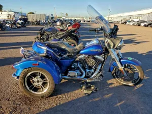 2015 HARLEY-DAVIDSON FL