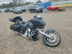 2016 HARLEY-DAVIDSON FL