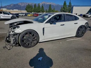 2017 PORSCHE PANAMERA