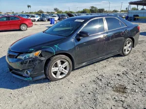 2013 TOYOTA CAMRY
