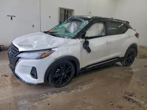 2023 NISSAN KICKS