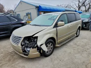 2010 CHRYSLER MINIVAN