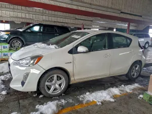 2016 TOYOTA PRIUS