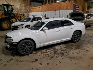 2019 CHRYSLER 300