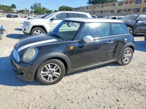 2013 MINI COOPER