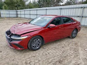 2024 HYUNDAI ELANTRA