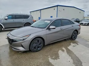 2022 HYUNDAI ELANTRA