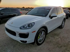 2016 PORSCHE CAYENNE