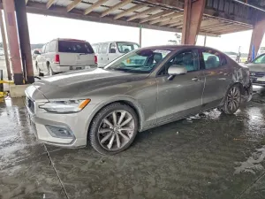 2020 VOLVO S60