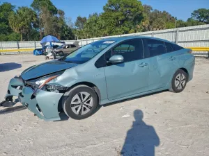 2016 TOYOTA PRIUS