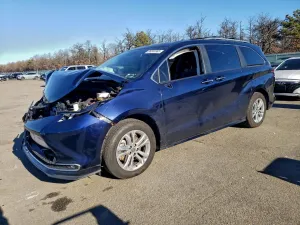 2024 TOYOTA SIENNA