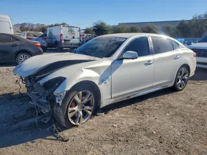 2015 INFINITI Q70
