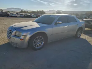 2005 CHRYSLER 300