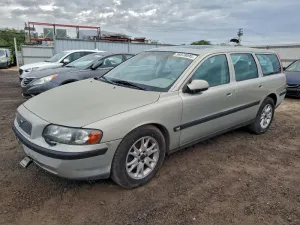 2001 VOLVO V70