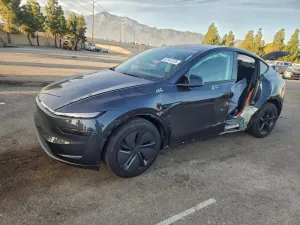 2026 TESLA MODEL Y