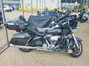 2017 HARLEY-DAVIDSON FL