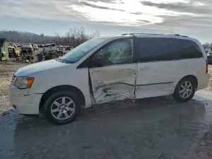 2010 CHRYSLER MINIVAN