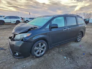 2013 TOYOTA SIENNA