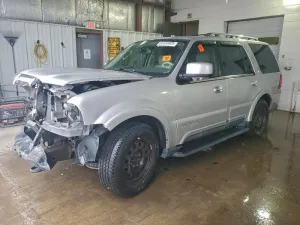 2004 LINCOLN TOWNHOUSE NAVIGATOR