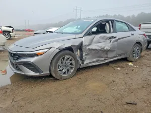 2024 HYUNDAI ELANTRA