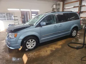 2010 CHRYSLER MINIVAN